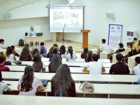 Universitetdə türkiyəli professor seminar təşkil etdi