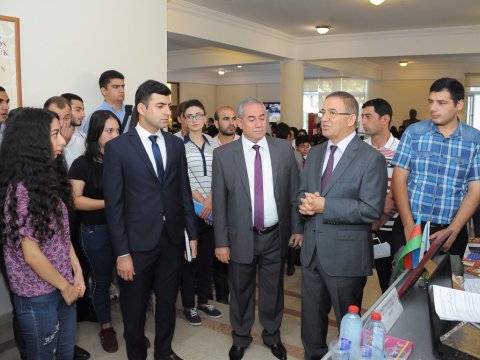 Bakı Biznes Universitetində “Bilik günü” qeyd edilib  