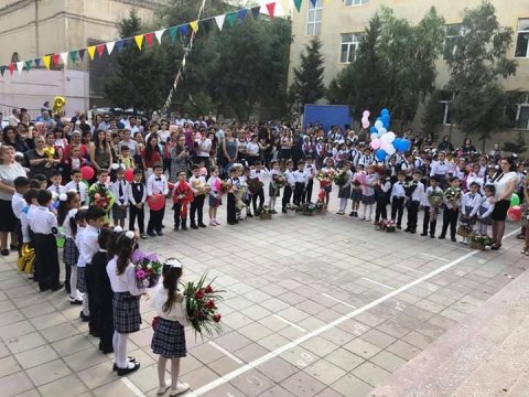 “Bilik günü” bizdə niyə şablon keçirilir? – Deputatların təklifləri