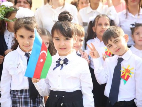 Jurnalist övladları I sinfə getdilər - FOTOLAR      