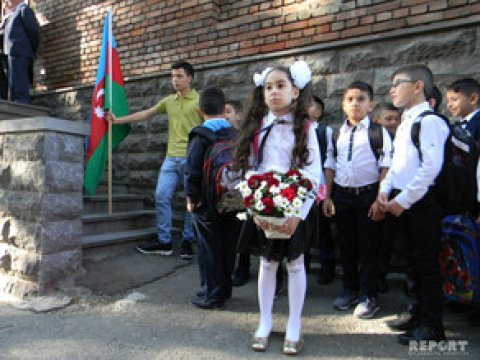 Tbilisidəki Azərbaycandilli məktəbdə yeni dərs ili başladı