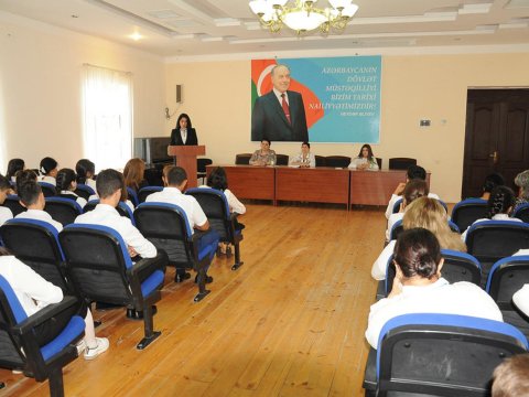 Bilik Fondu ilk dərs günündə maarifləndirici mühazirələr təşkil edib   