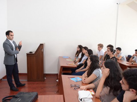 UNEC - tədqiqat universitetinə doğru növbəti addım   