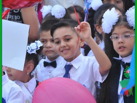 Bakı məktəbində “Müəllimlər günü” ilə bağlı maraqlı  ənənə - Bu il də olacaq