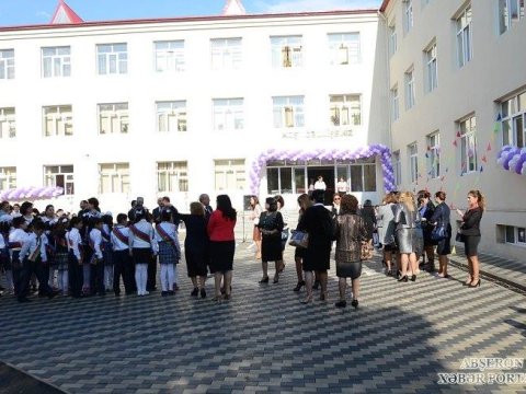 Pul yığıldığı deyilən məktəbin direktoru jurnalistləri günahlandırdı: “Bizimlə düşmənçilik edirlər”