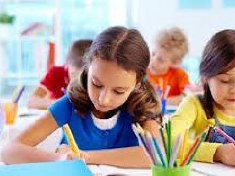 İbtidai siniflərdə müəllim və “sektor” davası – “Valideyn uşağı yox, bunları düşünür”