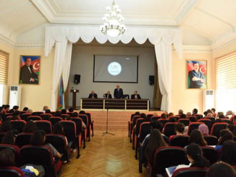 I kurs tələbələrinin aldıqları kitabların ödənişini ADU edəcək
