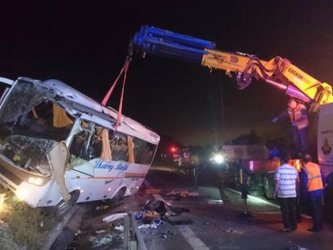 Türkiyədə tələbələri daşıyan avtobus qəzaya düşdü – Ölənlər var    