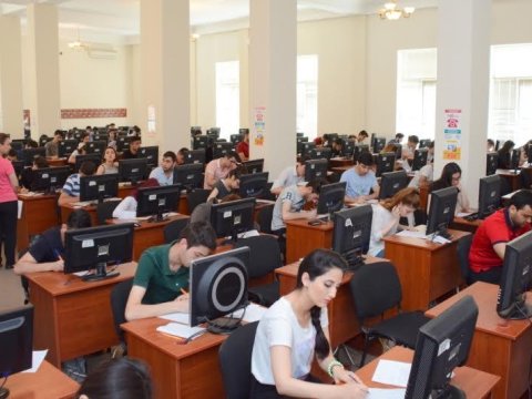 UNEC-də imtahan prosesi təkmilləşdirilir