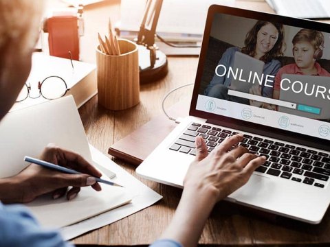 Azərbaycanda sərfəli, ucuz və effektli “skype dərsləri”- Dili evdə və az vaxtda necə öyrədirlər?