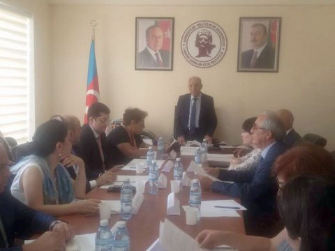Dilçilik İnstitutunda “Əcnəbilər üçün Azərbaycan dilinin elektron platforması” layihəsi müzakirə olunudu