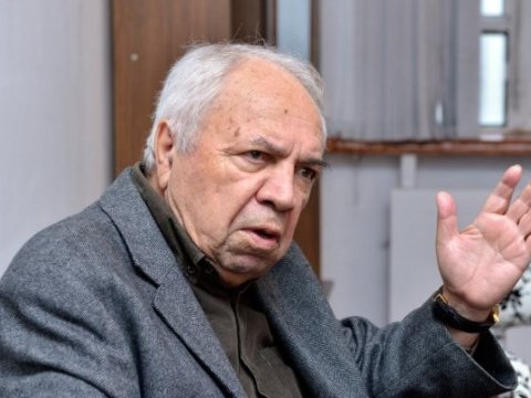 “51 il müəllim işlədiyim məkanlarda bu gün heç yada da düşmürəm” – Təqaüddə olan tanınmış yazıçı