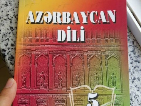 Tanınmış alimdən müraciət: “Bu dərsliyə inanmayın”-FOTO