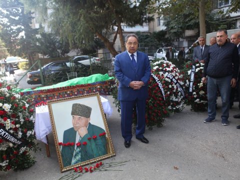 Professor Qara Mustafayevlə vida mərasimi keçirilib-FOTOLAR 
