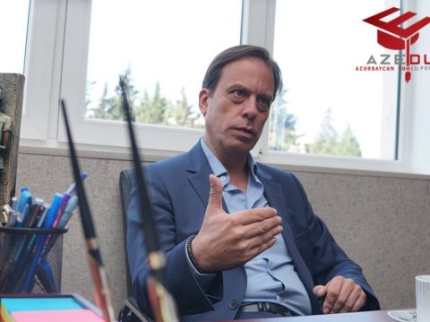 ““Google”un atası” sayılan layihəni yaradan alim: “İndi qarşınızda milyardlar sahibi iş  adamı  kimi  otura bilərdim, amma...”