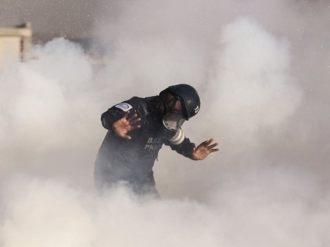 “Məktəbə bibər qazı gətirib, uşaqları zəhərləyən şagird və valideyninə hansı cəza verilə bilər? – Hüquqi rəy