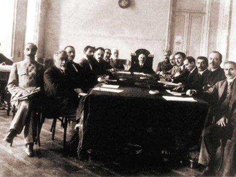 Cümhuriyyət dövründə heç bir orta məktəb tikilməyib? – Alimdən mübahisəli fikir