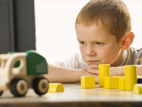 Psixoloq intihar etmək istəyən 3-cü sinif şagirdinin günahkarını açıqladı – “Bu, valideyn boşluğudur”