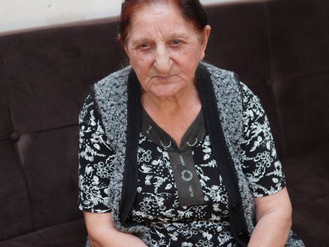 Qocalar pansionatında məktəb üçün çox darıxan, professorlar yetişdirən 46 ilin tənha müəllimi - VİDEO