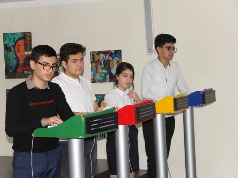 Binəqədi rayonunun məktəbləri arasında “Xəmsə” Milli İntellektual Oyunu keçirildi  