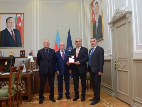 UNEC “Təhsil almaq üçün hansı universiteti seçərdiniz” nominasiyasının qalibi oldu