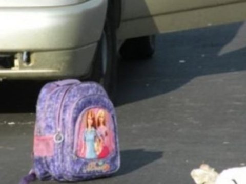 Yolu keçmək istəyən II sinif şagirdini maşın vurdu