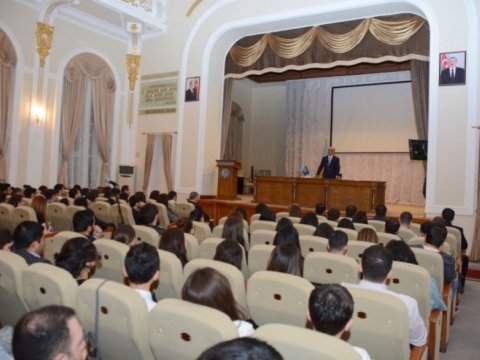 Biznes Məktəbinin magistrləri Avropa əmək bazarına birbaşa çıxış imkanına malikdirlər  