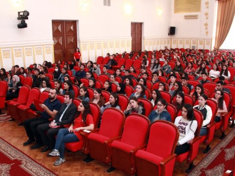 17 mindən çox könüllünü əhatə edən proqram-Tələbələrə hansı şanslar vəd edir?