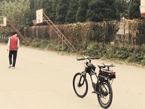 Çinli tələbələr bunu da etdi: velosipedlər özü gedəcək...