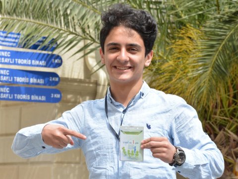 Abituriyent və bakalavrlar üçün “UNEC-də bir gün” layihəsinə yenidən start verilir