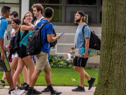“Tələbənin şortiklə dərsə gəlməsi əxlaqsızlıqdır” – Hafiz Hacıyevdən  sərt münasibət