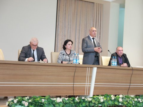 Rektor I kurs tələbələri ilə görüşdü