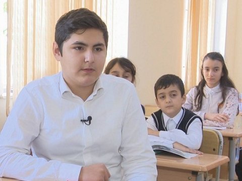 14 yaşı var, amma 1-ci sinifdə oxuyur 