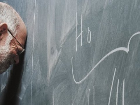 Qocaman pedaqoq müəllimləri tənqid etdi – “Bu təhsildən nə gözləyirsiniz?!”