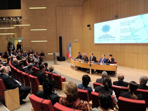 Azərbaycanda təhsil almış məzunların ilk görüşü başladı  