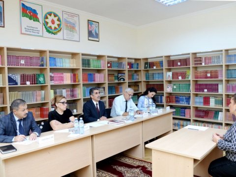 Müəllim və valideynlərin müraciətləri dinlənildi