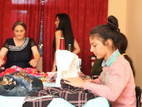 Hacıqabulda məktəbli qızlara dərzi peşəsi öyrədilir