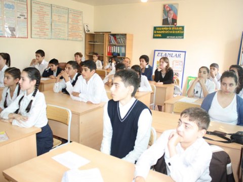 Azərbaycanda yeni qanun layihəsi- Məktəblilər də pulsuz psixoloji yardım alacaqlar