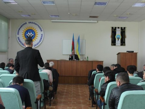 Səfirlik nümayəndələri azərbaycanlı tələbələrlə görüşdü