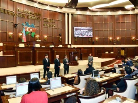 İsveçrəli tələbələrlə görüş keçirildi