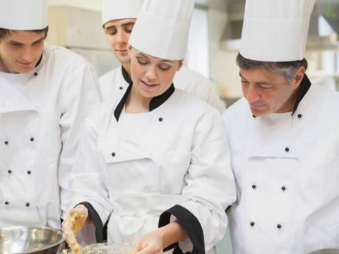 Məktəb yeməkxanaları və oradakı aşpazlar sertifikasiya olunacaqlar