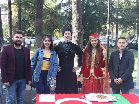 Tələbələr Türkiyədə Azərbaycanı tanıtdılar 