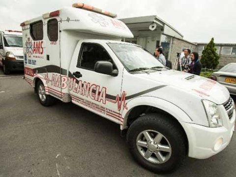 Məktəbliləri aparan avtobus ağaca çırpıldı - Ölən və yaralananlar var