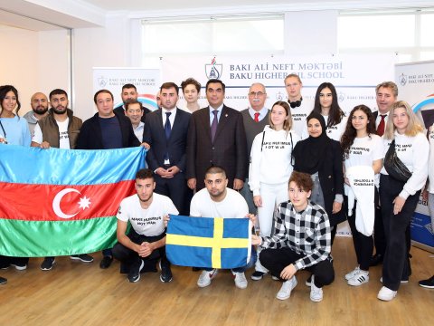 İsveçli gənclər Bakı Ali Neft Məktəbinin qonağı oldu