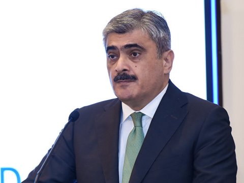 Nazir təhsil kreditlərinin verilməsinə qarşı çıxdı