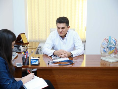 Həkimlər 21 illik səhvi düzəltdi - Azərbaycanda