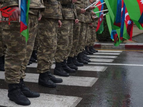 Bayraq gününün qürurlandırıcı fotoları  - AzEdu.az pəncərəsindən milli kimliyin 3 rəngi