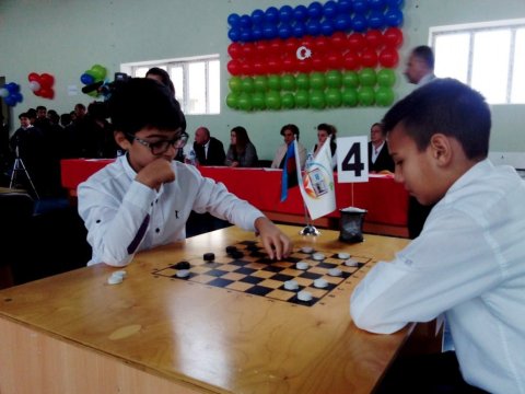  Məktəblilər arasında keçirilən dama yarışının qalibləri mükafatlandırılıb