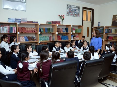  Paytaxt məktəblərində Konstitusiya Günü silsilə tədbirlərlə qeyd olunub