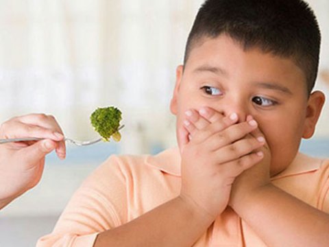 Artıq çəkili uşaqların təhsil problemi də ola bilər